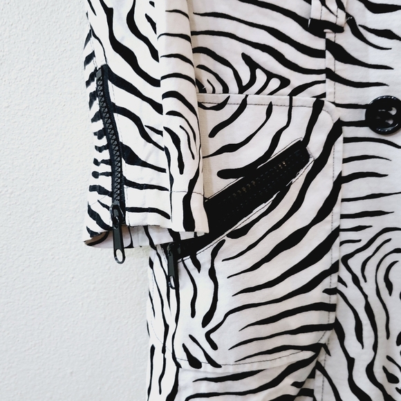 Nanette Lepore Animal Print Trench Coat Size 8 - Picture 4 of 11